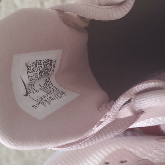 Nwt Nike sneakers size 9 - Picture 6 of 7
